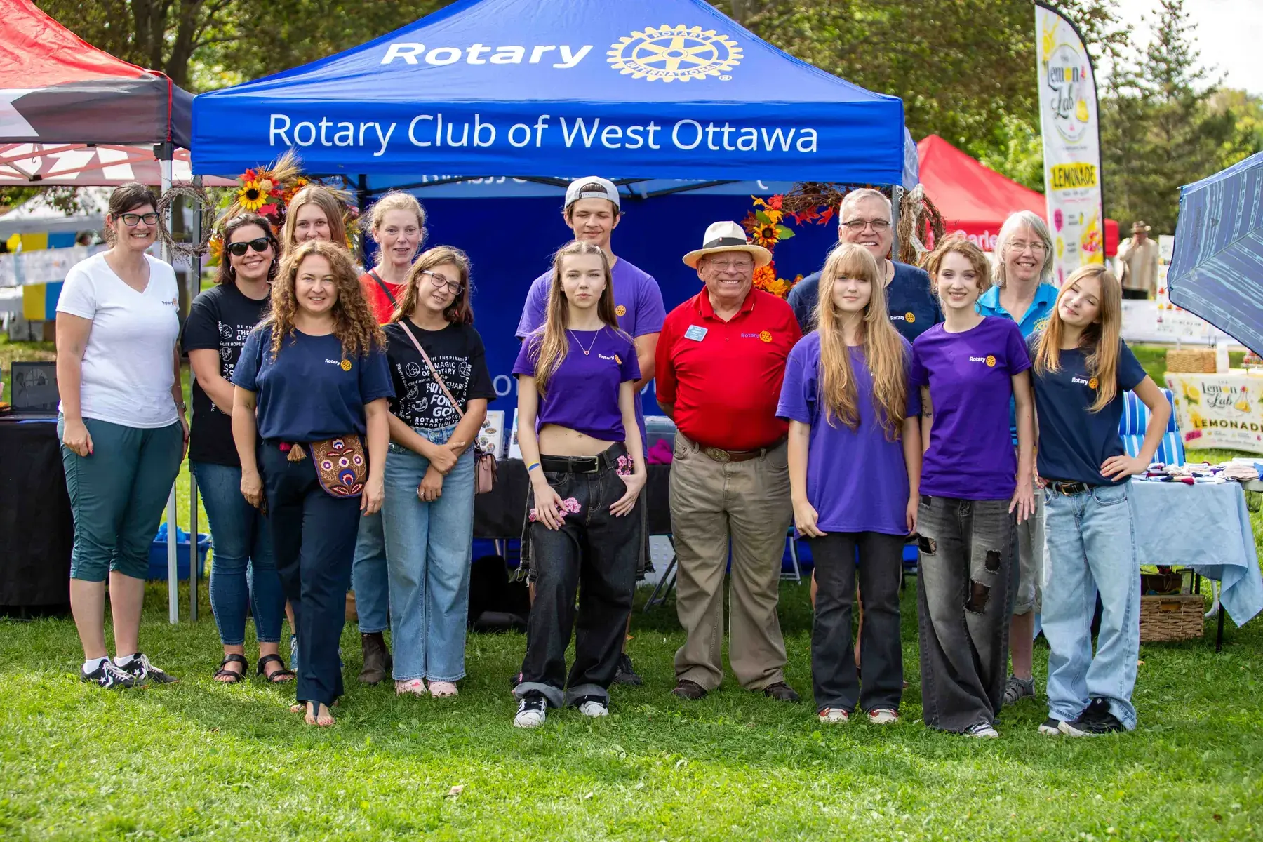 Rotary Club of West Ottawa group with volunteers