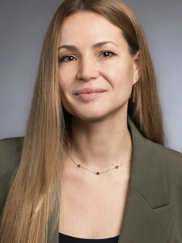 The same portrait of Anna Vynnyk as published on her UCPBA Ottawa directory listing